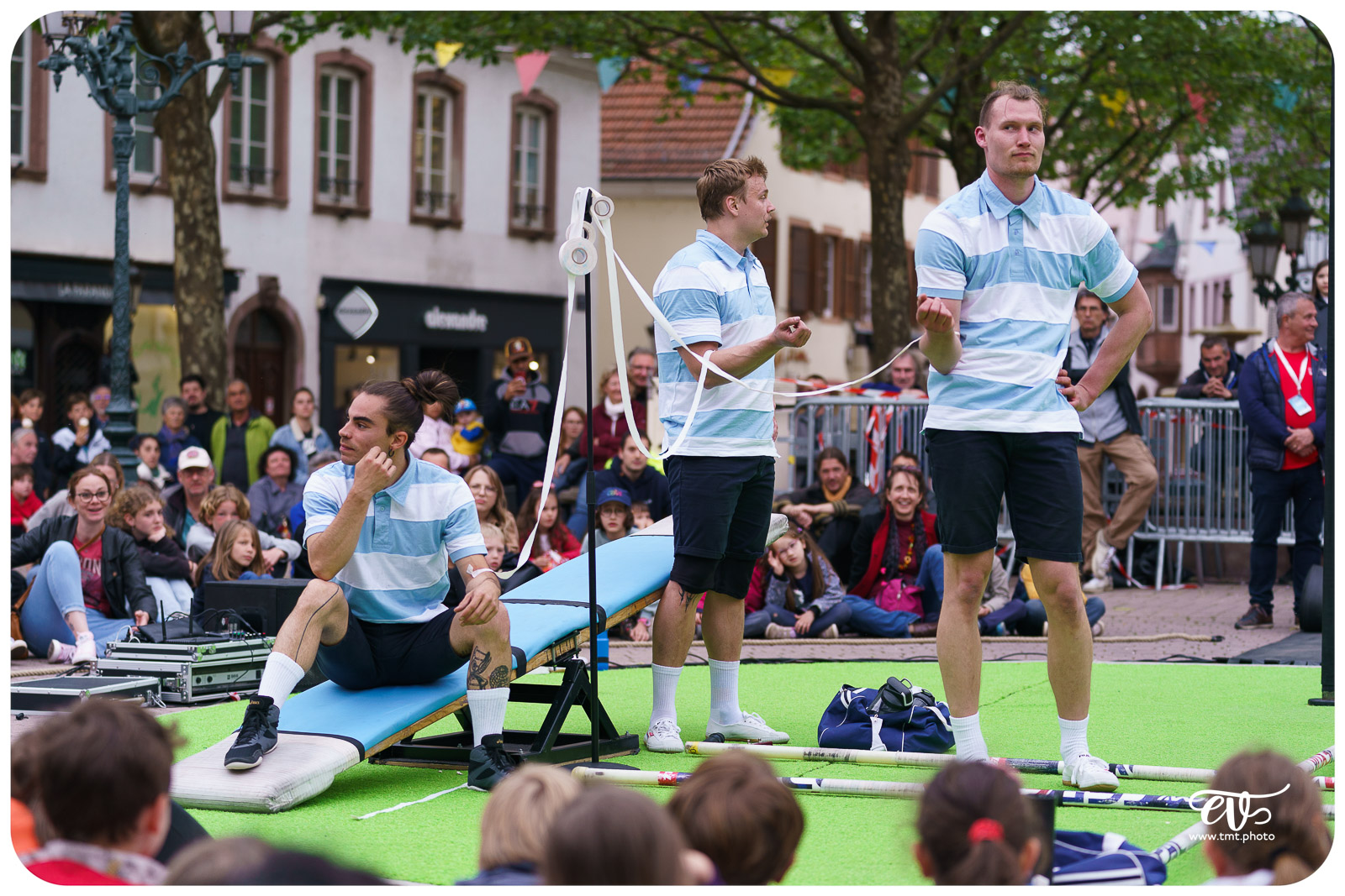 LEAGUE AND LEGEND (15FEET6)